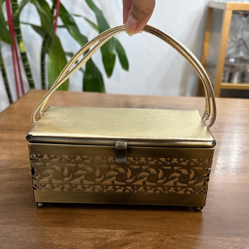 Elegant Ande Vintage Gold Handbag